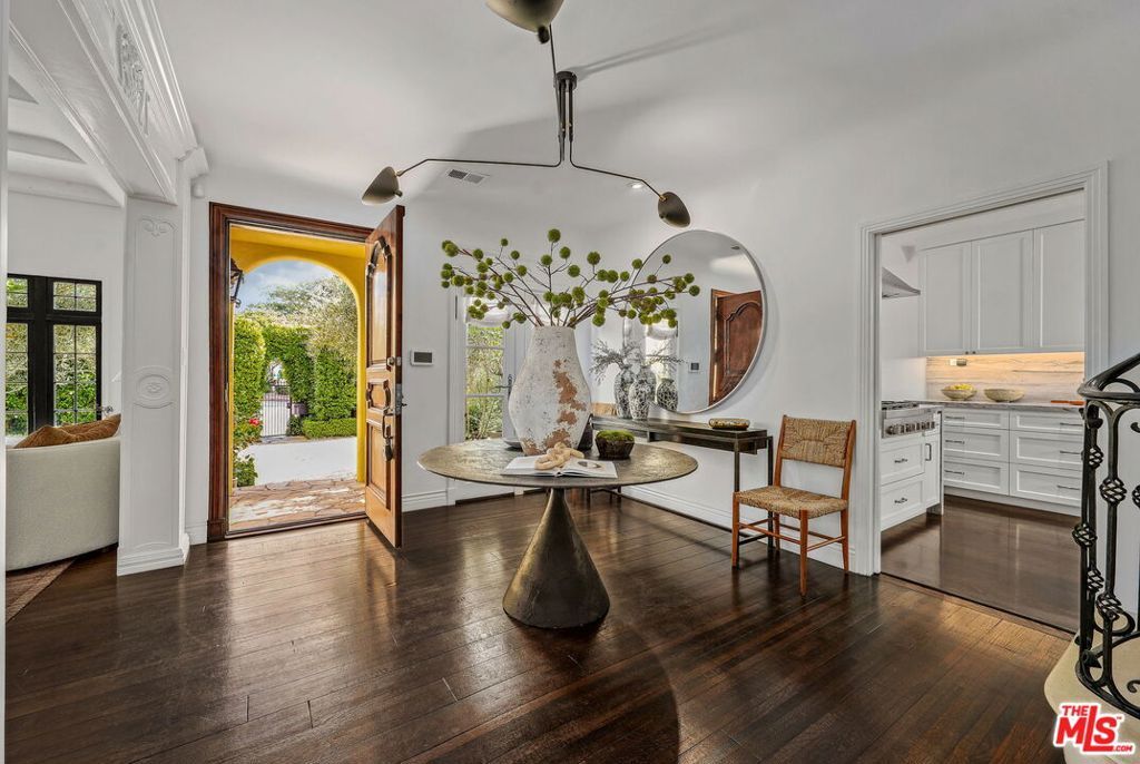 343 S Bundy Drive, Los Angeles, CA 90049 — photo 3