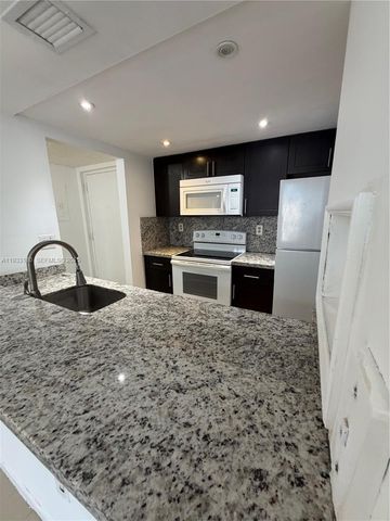 7075 NW 186th St C409, Hialeah, FL 33015