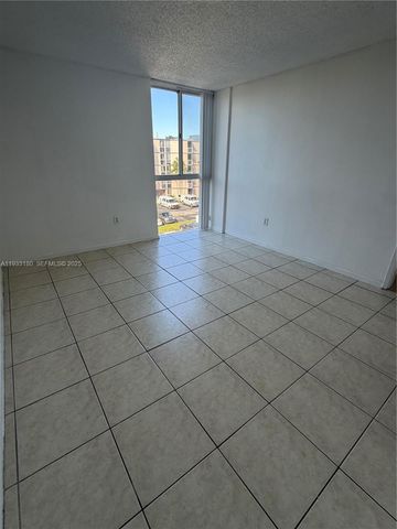 7075 NW 186th St C409, Hialeah, FL 33015