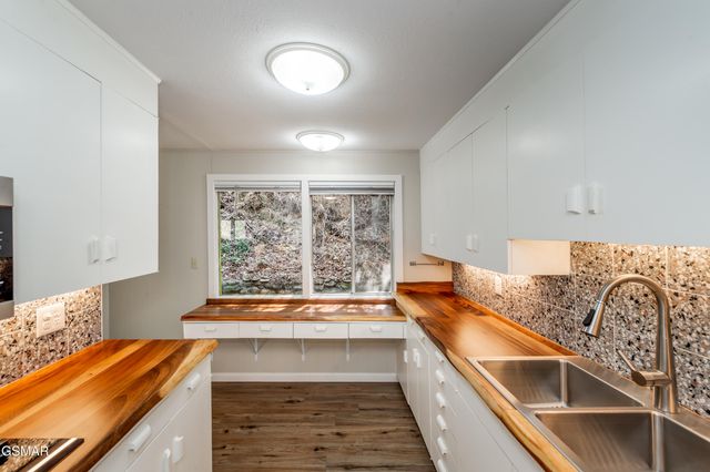 231 silverbell Lane, Gatlinburg, TN 37738