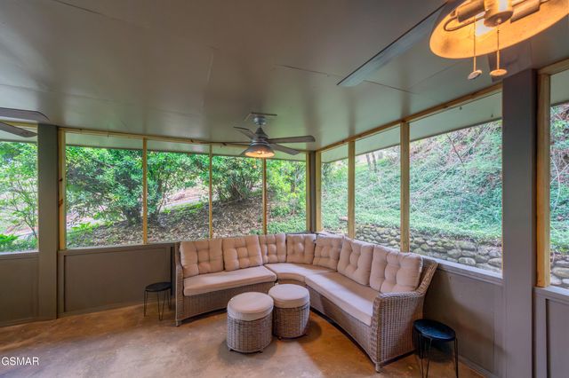 231 silverbell Lane, Gatlinburg, TN 37738