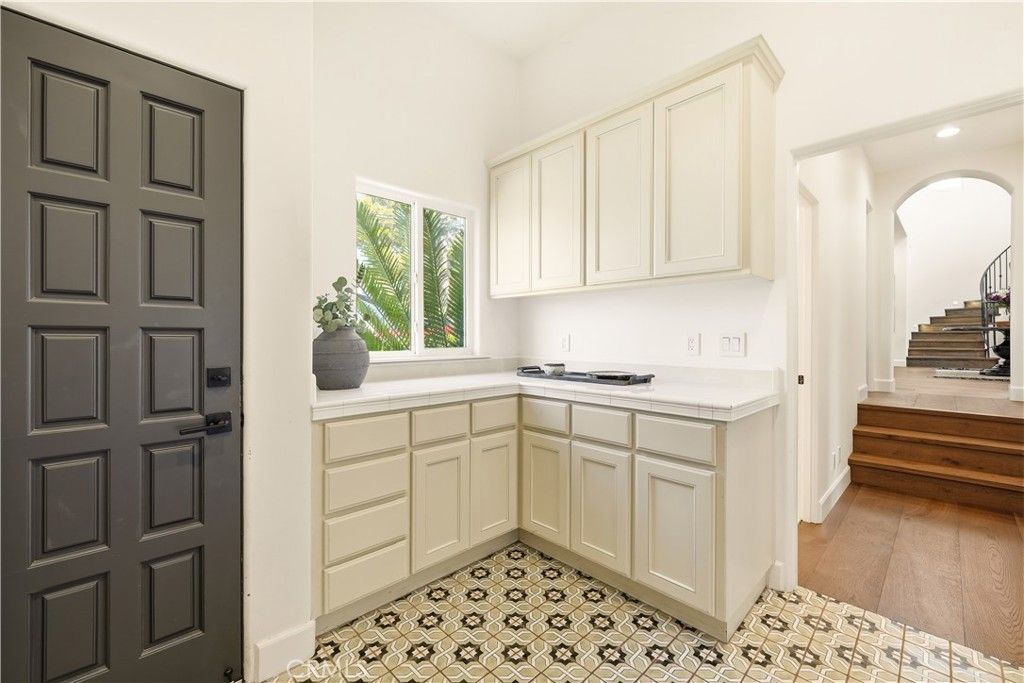 Image 18 of property listing at 1756 10th, Manhattan Beach, CA 90266