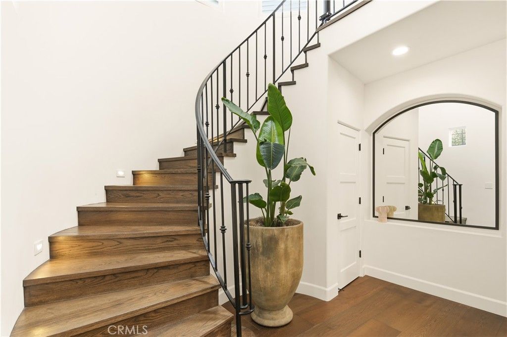 Image 20 of property listing at 1756 10th, Manhattan Beach, CA 90266