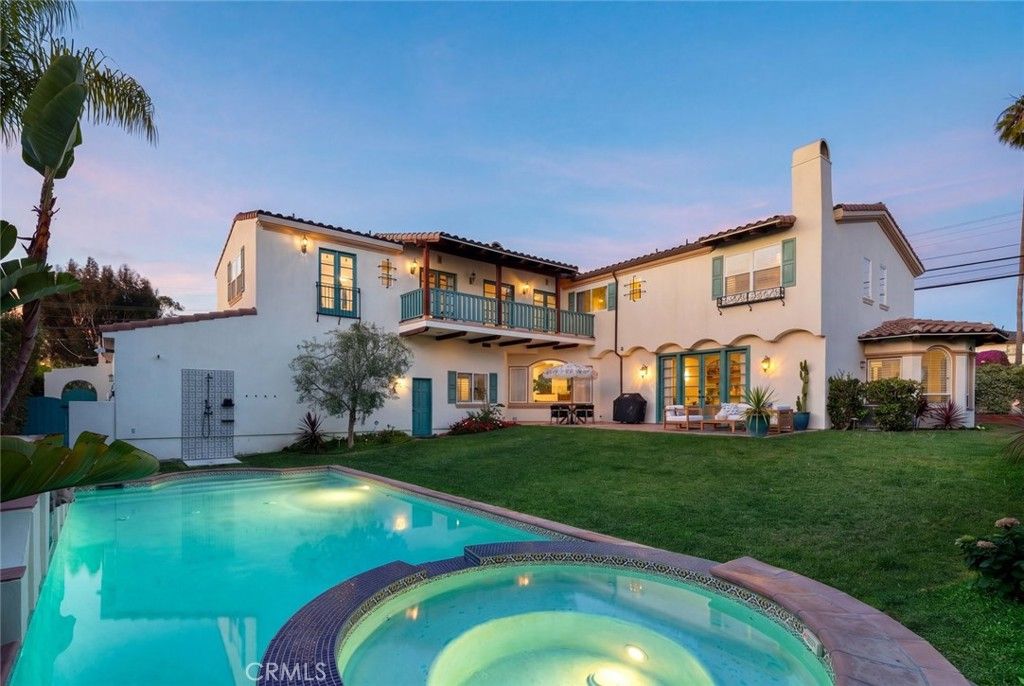 Image 3 of property listing at 1756 10th, Manhattan Beach, CA 90266