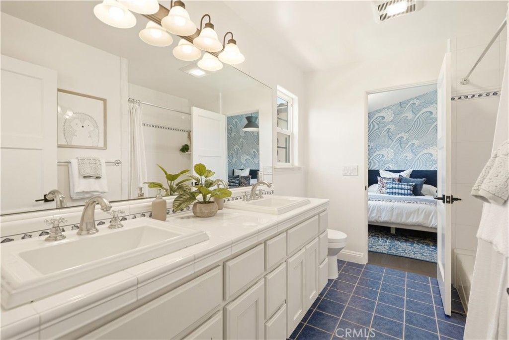 Image 30 of property listing at 1756 10th, Manhattan Beach, CA 90266