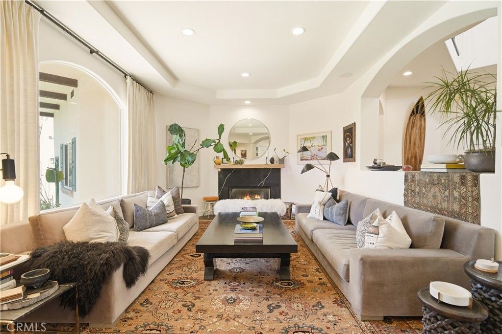 Image 5 of property listing at 1756 10th, Manhattan Beach, CA 90266