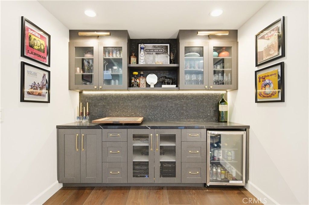 Image 6 of property listing at 1756 10th, Manhattan Beach, CA 90266