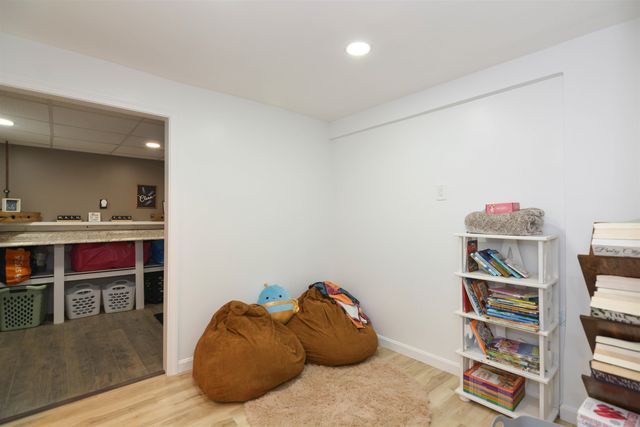 183 Chester Road, Derry, NH 03038