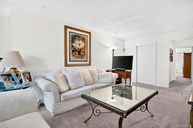 24 Richard Court, Pomona, NY 10970