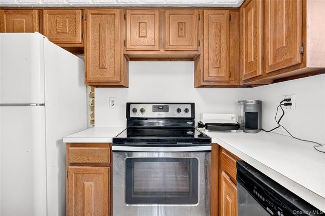 24 Richard Court, Pomona, NY 10970