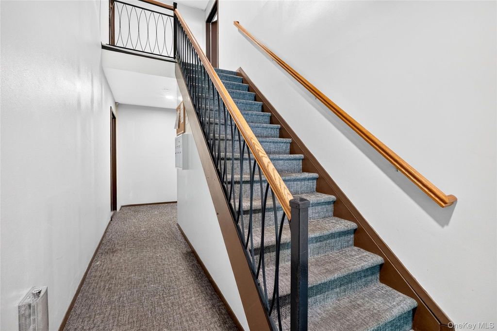 24 Richard Court, Pomona, NY 10970 — photo 4