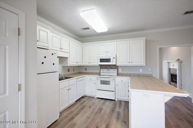 220 White Oak Place, Pearl, MS 39208