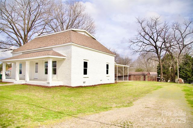405 Aquadale Road, Albemarle, NC 28001