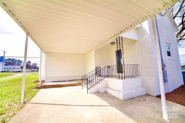 405 Aquadale Road, Albemarle, NC 28001