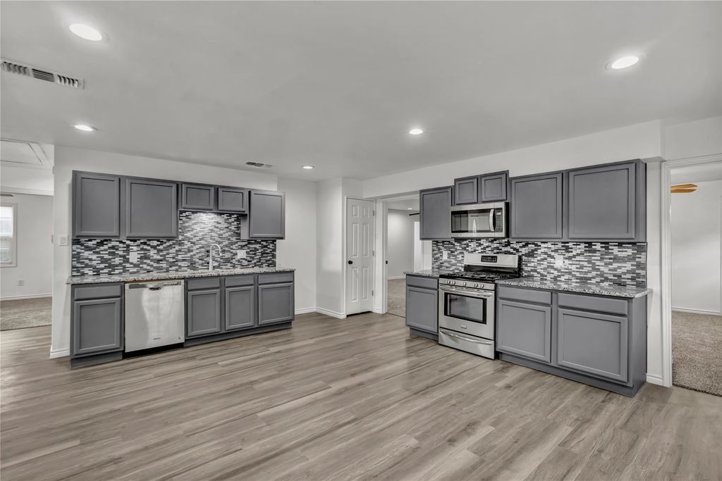 5504 James Avenue, Fort Worth, TX 76115 — exterior