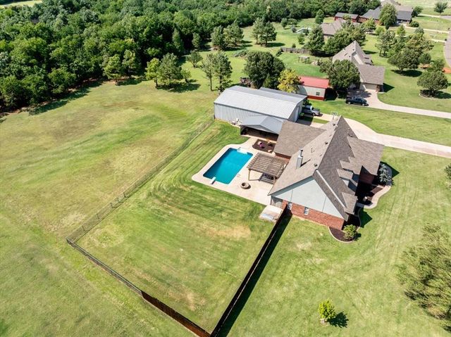 8277 Rockcliff Way, Piedmont, OK 73078