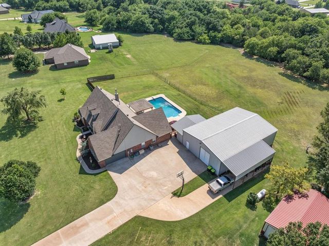 8277 Rockcliff Way, Piedmont, OK 73078