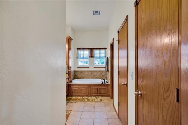 8277 Rockcliff Way, Piedmont, OK 73078