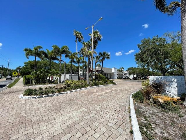 7506 STILLRIDGE DRIVE J, Tampa, FL 33615