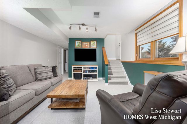 11025 56th Avenue, Allendale, MI 49401