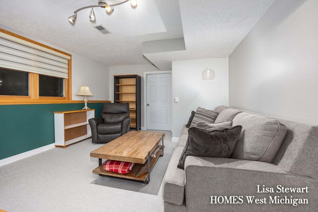 11025 56th Avenue, Allendale, MI 49401