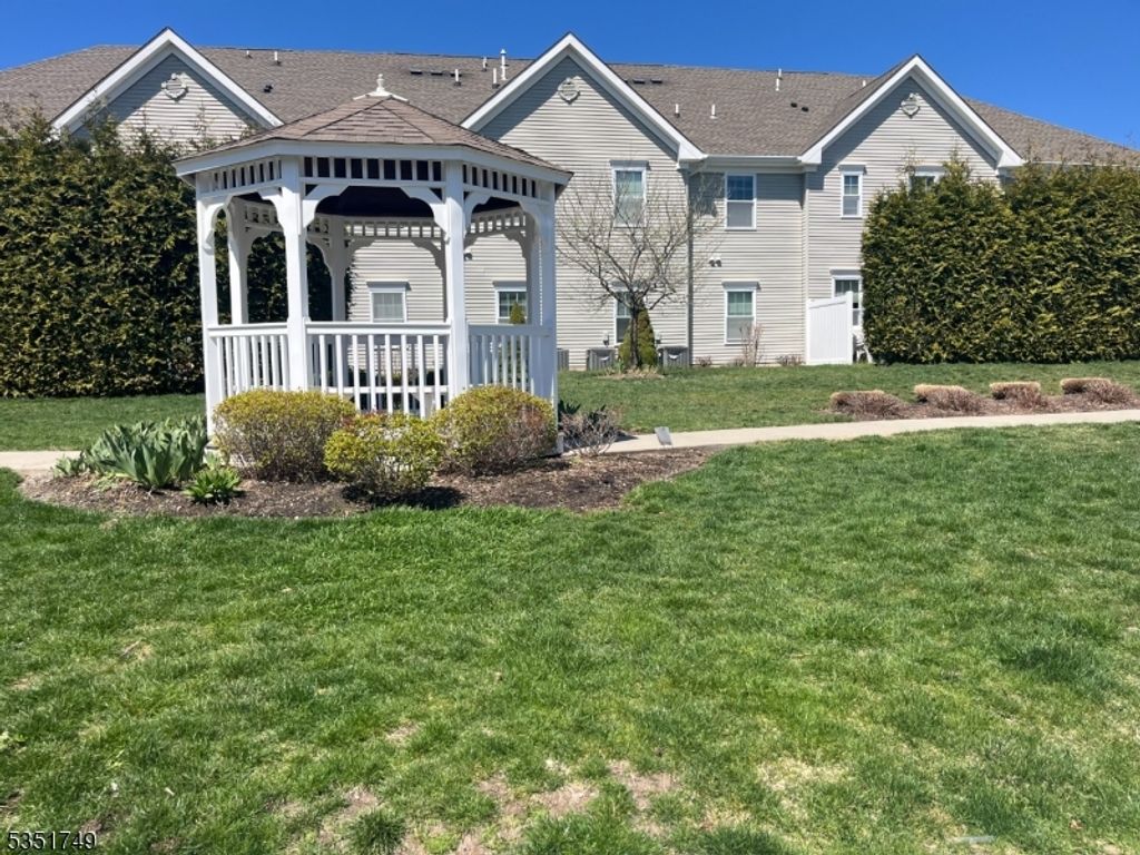 19 Dogwood Ln 19, Wanaque Boro, NJ 07420 — photo 3