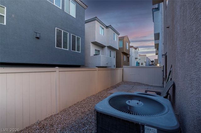 9504 Log Jam Street, Las Vegas, NV 89178