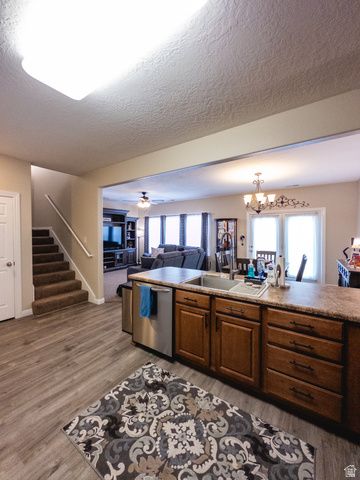 752 W CLUB OAKS DR, Sandy, UT 84070