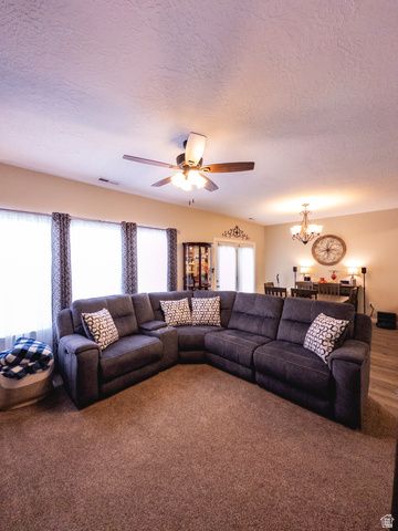 752 W CLUB OAKS DR, Sandy, UT 84070