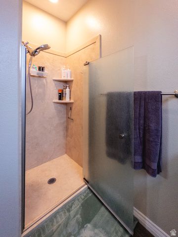 752 W CLUB OAKS DR, Sandy, UT 84070