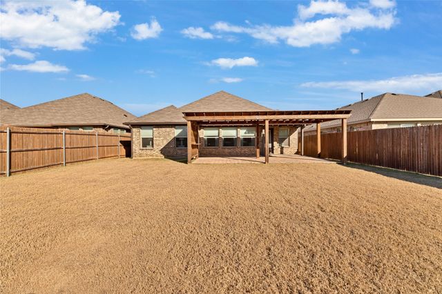 4501 Ridgehurst Lane, Fort Worth, TX 76036