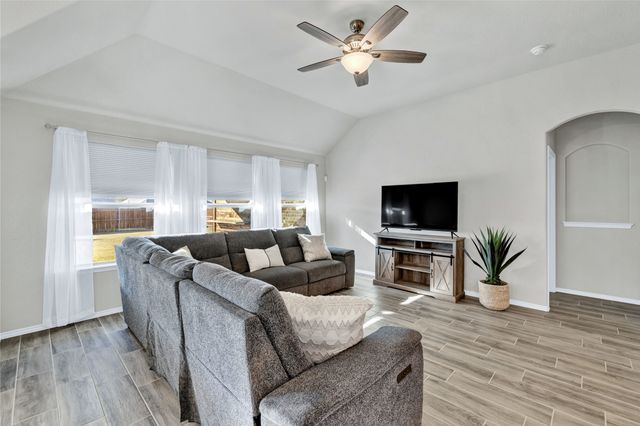 4501 Ridgehurst Lane, Fort Worth, TX 76036