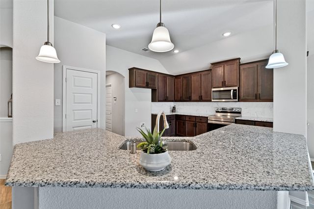 4501 Ridgehurst Lane, Fort Worth, TX 76036