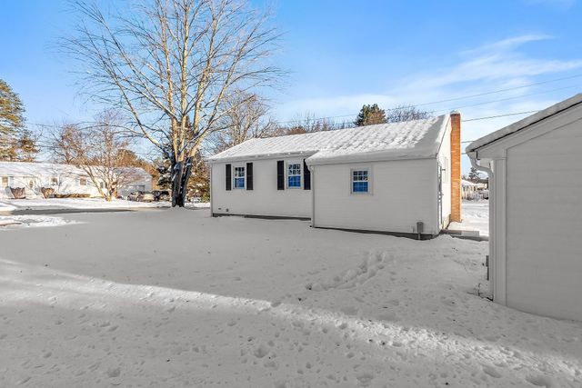 13 Centerville Drive, Salem, NH 03079