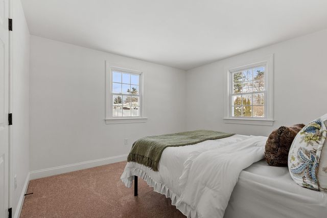 13 Centerville Drive, Salem, NH 03079