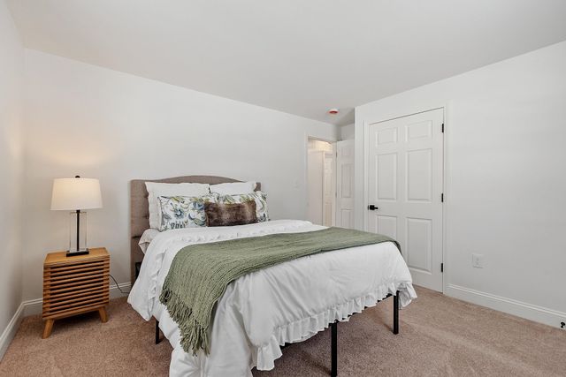 13 Centerville Drive, Salem, NH 03079