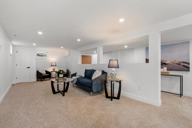 13 Centerville Drive, Salem, NH 03079