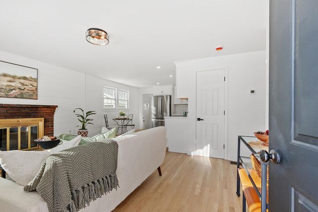 13 Centerville Drive, Salem, NH 03079