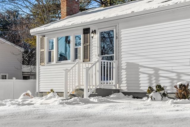 13 Centerville Drive, Salem, NH 03079