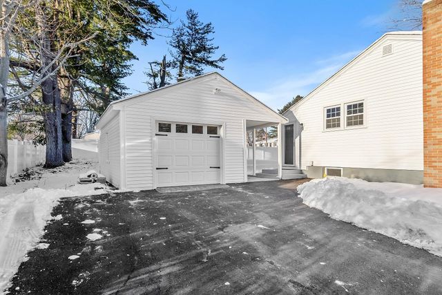 13 Centerville Drive, Salem, NH 03079