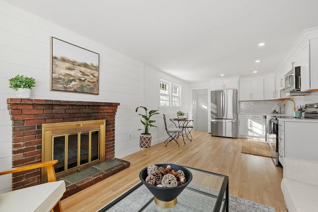 13 Centerville Drive, Salem, NH 03079