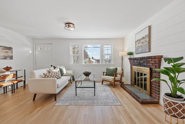 13 Centerville Drive, Salem, NH 03079