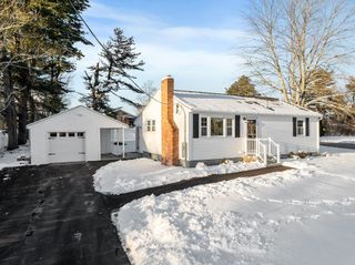 13 Centerville Drive, Salem, NH 03079