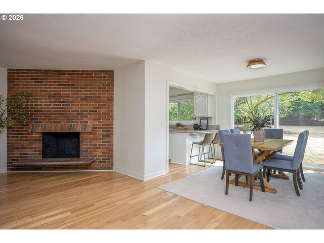 13810 Se HOLGATE Blvd, Portland, OR 97236