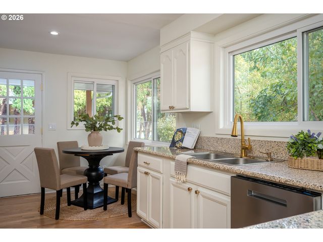 13810 Se HOLGATE Blvd, Portland, OR 97236