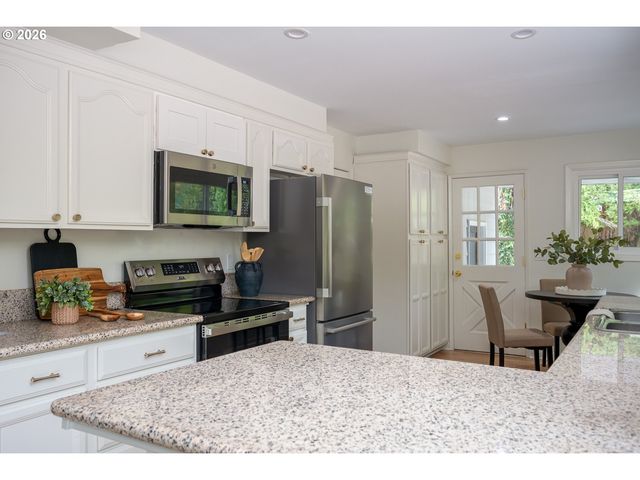 13810 Se HOLGATE Blvd, Portland, OR 97236