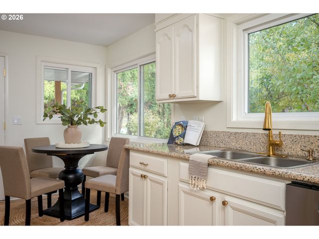 13810 Se HOLGATE Blvd, Portland, OR 97236