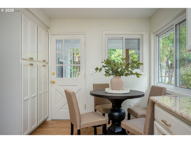 13810 Se HOLGATE Blvd, Portland, OR 97236