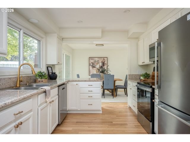 13810 Se HOLGATE Blvd, Portland, OR 97236