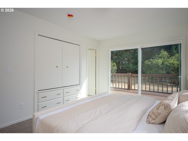 13810 Se HOLGATE Blvd, Portland, OR 97236